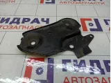 Кронштейн балки правый Renault Duster 8200823807