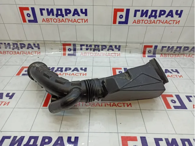 Патрубок воздушного фильтра Renault Duster 165556262R