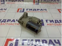 Стартер Renault Duster 233002735R