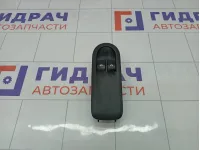 Блок управления стеклоподъемниками передний левый Renault Duster 8200108269