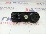 Кнопка многофункциональная включения полного привода Renault Duster 8200796642