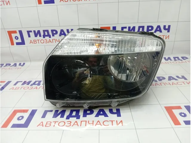 Фара левая Renault Duster 260605370R
