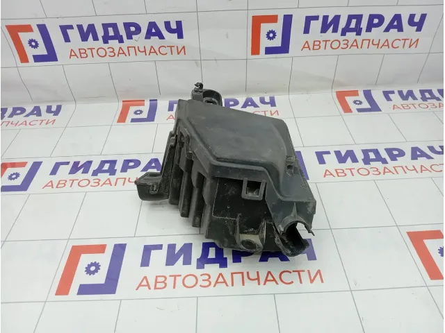 Корпус блока предохранителей под капотом Renault Duster 243800196R