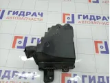 Корпус блока предохранителей под капотом Renault Duster 243800196R