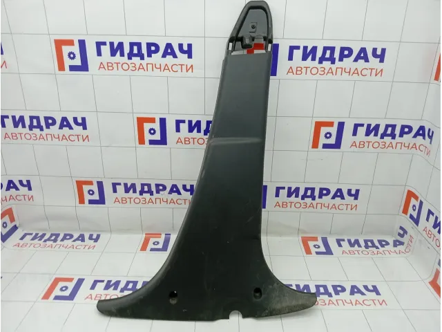 Обшивка стойки средней правой нижняя Renault Duster 8200823419