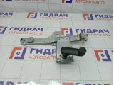 Стеклоподъемник механический задний правый Renault Duster 8200733830