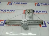 Стеклоподъемник механический задний правый Renault Duster 8200733830