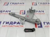 Стеклоподъемник механический задний левый Renault Duster 8200733831