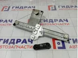 Стеклоподъемник механический задний левый Renault Duster 8200733831