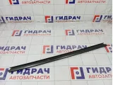 Уплотнитель стекла переднего левого Renault Duster 8200760256