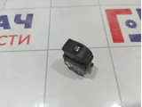 Кнопка стеклоподъемника Renault Duster 8200476809