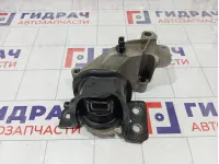 Опора двигателя правая Renault Duster 112101351R