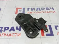 Кронштейн балки передней правый Renault Duster 8200823807