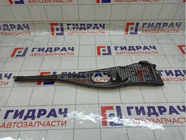 Решетка под лобовое стекло (Жабо) правая Renault Duster 8200294316