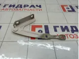 Петля капота правая Renault Duster 654007102R