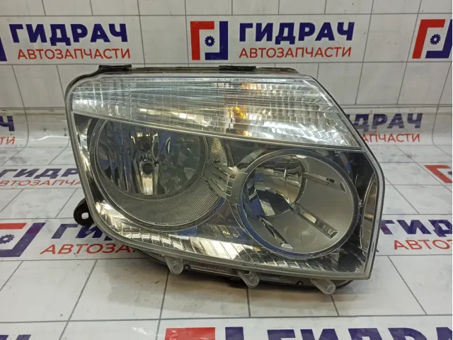 Фара правая Renault Duster 260100067R