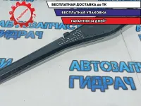 Решетка стеклоочистителя левая Renault Duster 8200825457.