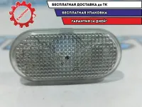 Повторитель на крыло белый Renault Duster 8200257684.