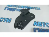 Кронштейн передней балки правый Renault Duster 8200823807.