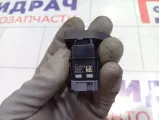 Кнопка центрального замка Renault Duster 252103678R