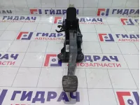 Педаль сцепления Renault Duster 465037621R