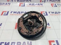 Щит опорный с цапфой задний правый Renault Duster 440208382R