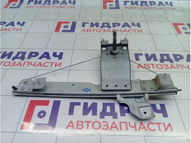 Стеклоподъемник механический задний левый Renault Duster 8200733831
