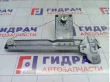 Стеклоподъемник механический задний правый Renault Duster 8200733830