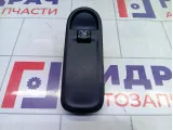 Кнопка стеклоподъемника передняя правая Renault Duster 254218614R