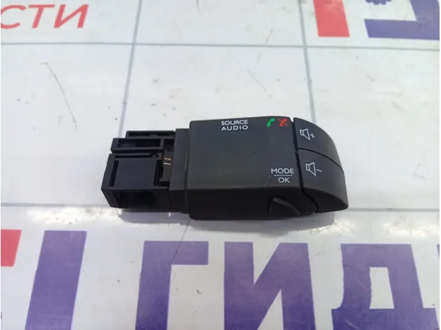 Переключатель подрулевой управления магнитолой Renault Duster 255522448R