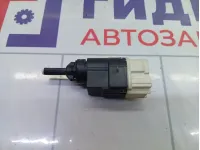 Выключатель концевой педали тормоза Renault Duster 253206170R