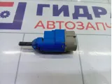 Выключатель концевой педали сцепления Renault Duster 253255192R