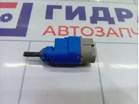 Выключатель концевой педали сцепления Renault Duster 253255192R