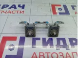 Петли крышки (двери) багажника Renault Duster 844003908R