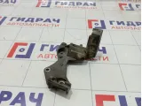 Кронштейн генератора Renault Duster 117102094R