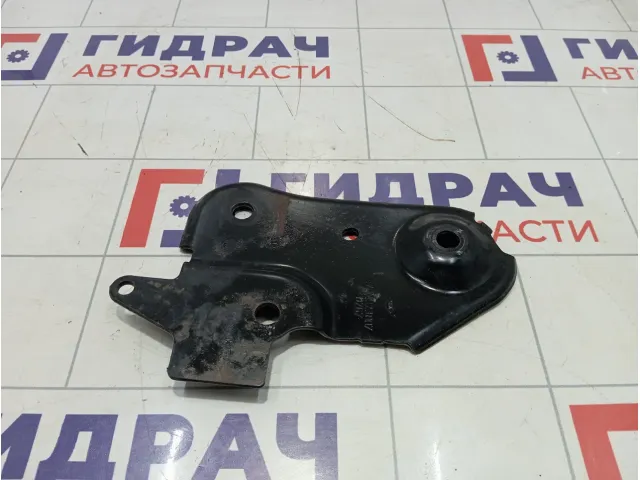 Кронштейн балки передний правый Renault Duster 8200823807