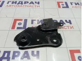 Кронштейн балки передний правый Renault Duster 8200823807