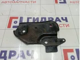 Кронштейн балки передний правый Renault Duster 8200823807