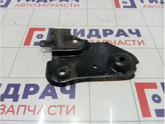 Кронштейн балки передний левый Renault Duster 8200823809