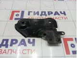Кронштейн балки передний левый Renault Duster 8200823809