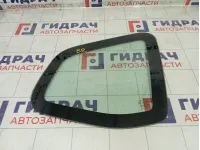 Стекло кузовное глухое (форточка) заднее правое Renault Duster 833068568R