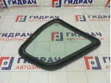 Стекло кузовное глухое (форточка) заднее правое Renault Duster 833068568R