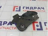 Кронштейн балки передней правый Renault Duster 544228640R