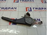 Рычаг, педаль стояночного тормоза Renault Duster 360108002R
