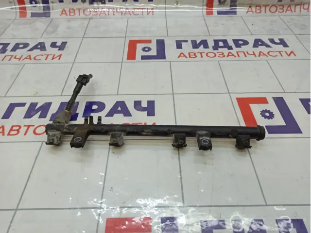 Топливная рампа (топливная рейка) Renault Duster 8200053030