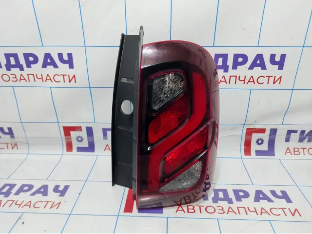 Фонарь задний правый Renault Duster (HS) 265504304R