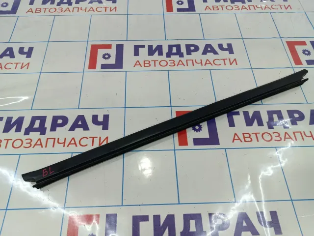 Уплотнитель стекла заднего левого Renault Duster (HS) 823310035R