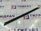 Уплотнитель стекла заднего левого Renault Duster (HS) 823310035R