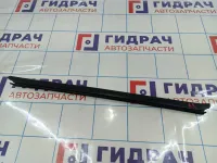Уплотнитель стекла заднего правого Renault Duster (HS) 823300033R