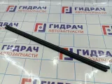 Уплотнитель стекла переднего левого Renault Duster (HS) 8200760256